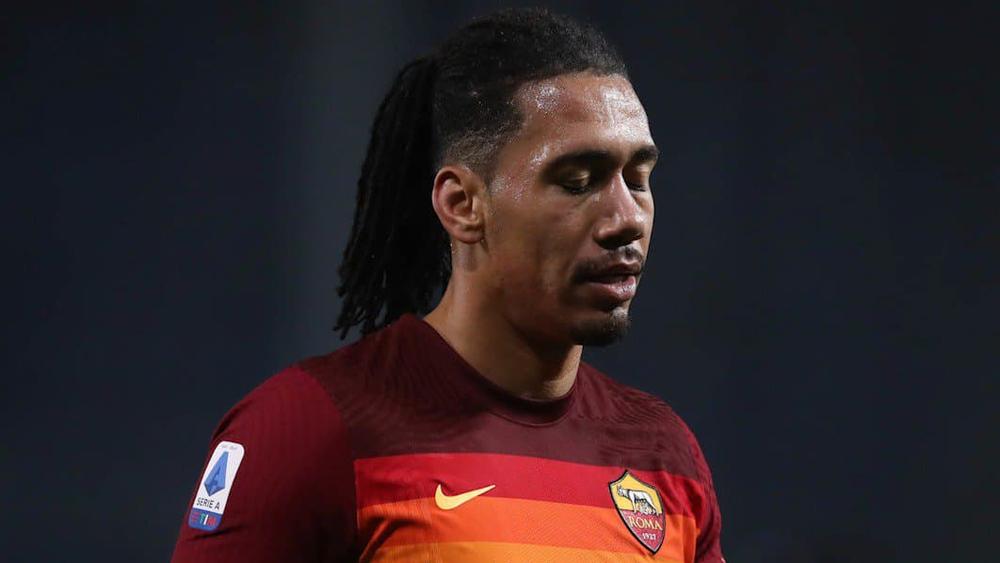 سمولينج يتعرض للسرقة تحت تهديد السلاح في منزله بروما