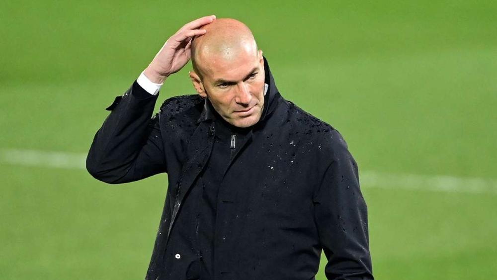 في قائمة "غريبة".. زيدان يستدعي 13 لاعبا فقط لمواجهة خيتافي و3 حراس!