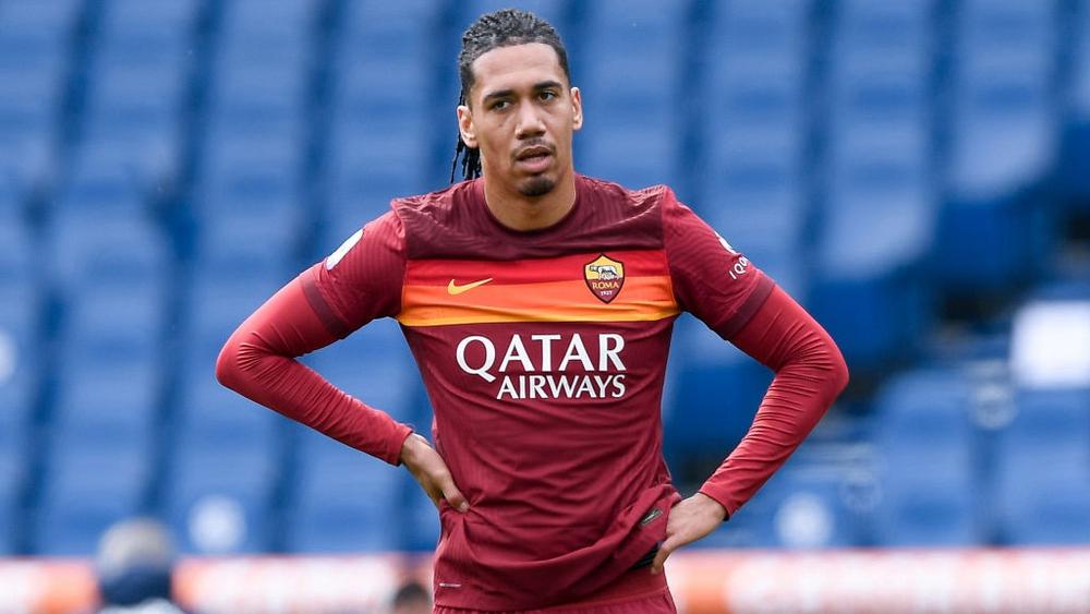 سمولينغ يوجه رسالة لمن اقتحموا بيته وهدّدوه بالسلاح: "آمل أن يتمكن هؤلاء من إيجاد طريقة أكثر جدوى لعيش حياتهم"