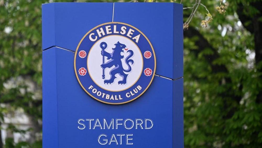تشيلسي يُكمل عقد المُغادرين الإنجليز.. ومنظمو "دوري السوبر" يُعلنون إعادة النظر في المشروع