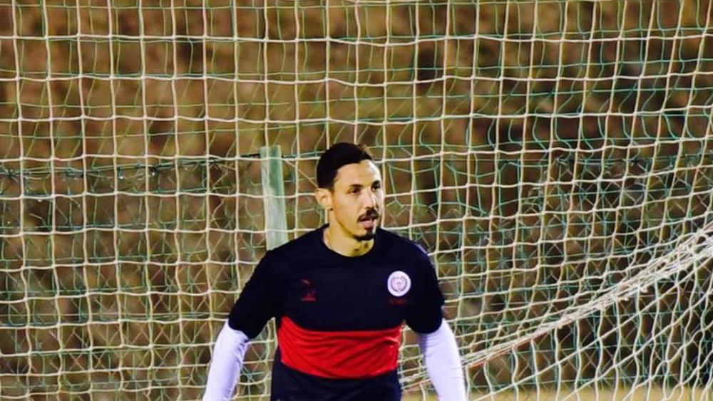 علي المحمدي يتدرب مع فريقه الأسبق الكوكب المراكشي للحفاظ على لياقته