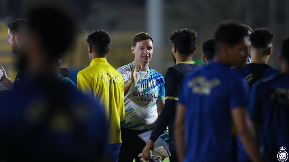 رسميا/ النصر يعلن عن "فك ارتباطه" بمدربه الكرواتي ألين هورفات