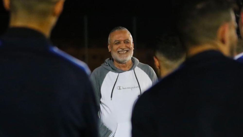 رئيس اتحاد طنجة عبد الحميد ابرشان يستبق مواجهة المغرب الفاسي بمبادرات تحفيزية للاعبيه