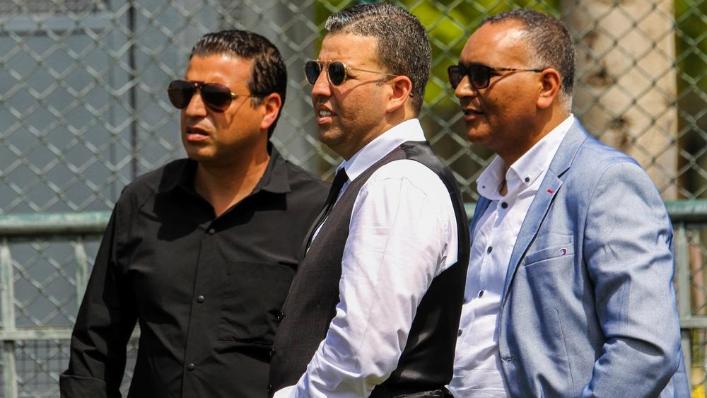 الجامعي: "أنَا عْيِيتْ.. فْلوسْ وْلاَدِي مايْمْكْنْشْ نْخسْرْهُوم على الماص وصْرْفْتْ كْثْرْ من جُوجْ دْ المليار سنتيم على الفريق"