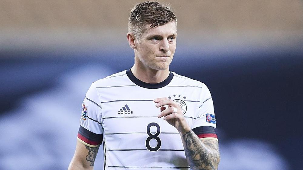 كروس: "قرار إقامة كأس العالم في قطر لم يكن جيدا.. هناك عمال يشتغلون في حرارة تصل لـ 50 درجة"!