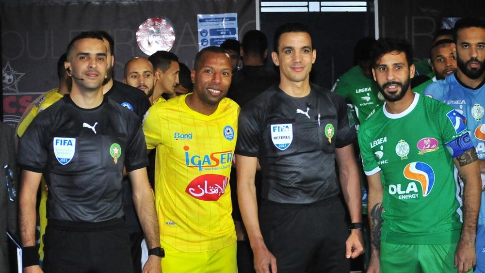 خاص/ مباراة الزمامرة والرجاء أُجريت بدون "فار" وحكَمَها أبلغ قائديْ الفريقيْن بذلك قبل انطلاقتها