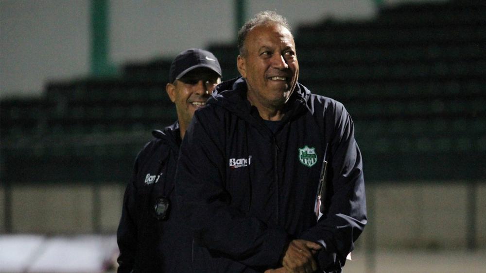 العسري: "بلوغ نصف النهائي إنجازٌ تستحقه مدينة بني ملال وأشكر اللاعبين على انضباطهم التكتيكي"