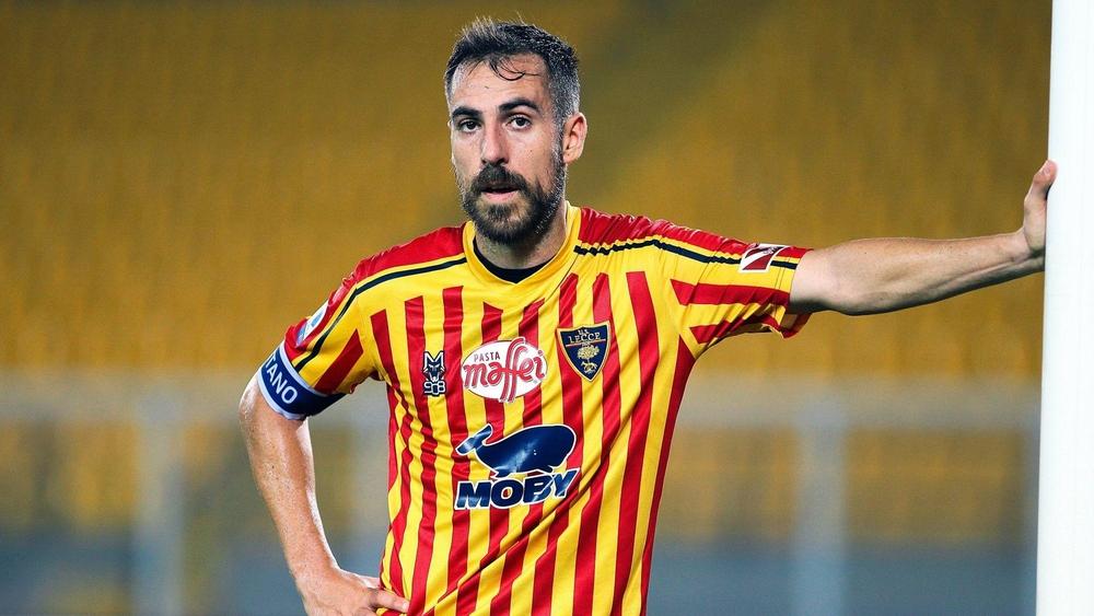 لاعب ليتشي الإيطالي ينشر رسالة مؤثرة: "أنا مصاب بالسرطان وعند الإصابة بهذا المرض لا يهم إن كنت رئيسا أو محاميا.. سأنتظر نهاية الموسم لبدء العلاج الكيميائي"