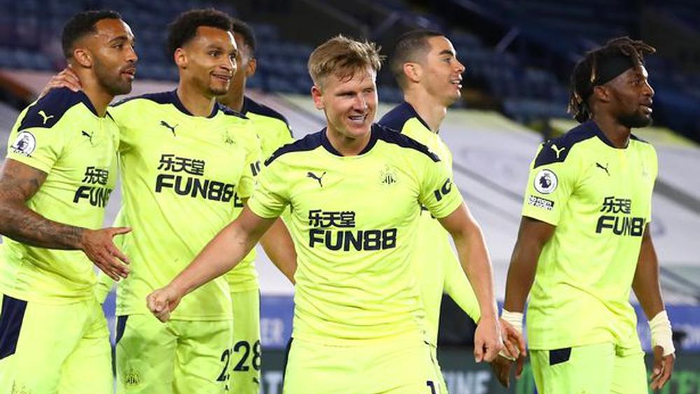 نيوكاسل يقهر ليستر سيتي برباعية ويجعل مركزه "الثالث" تحت التهديد