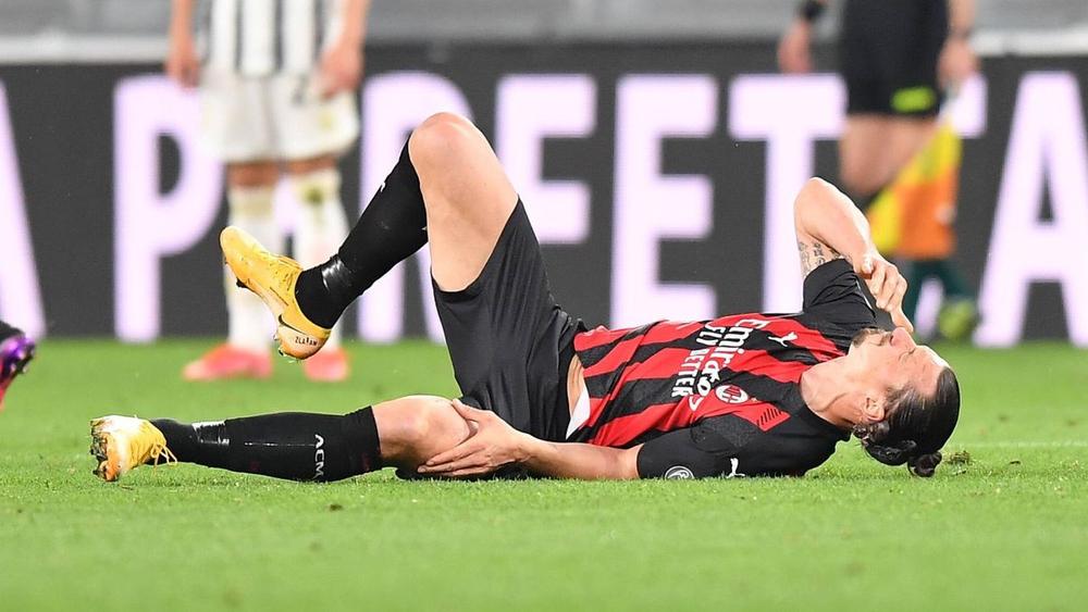 إبراهيموفيتش يصاب قبل أيام من انطلاق 'اليورو' وبيولي يؤكد: "لم يكن جاهزا لكنه رفض الغياب عن المباراة.. نتمنى ألا تكون إصابة خطيرة"