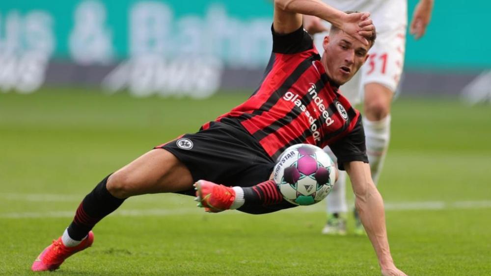 بالفيديو/ هدف "مثير" في الـ"بوندسليغا" وصحيفة "آس" تكتب: "هدف يجب مشاهدته عدة مرات لكي تصدِّقه"