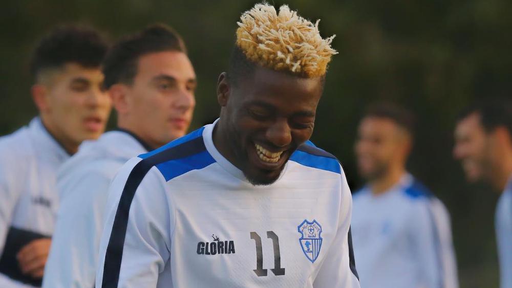 بهدفه في مرمى أ. آسفي.. الغابوني أكسيل ينفرد بصدارة هدافي البطولة الاحترافية "إنوي"