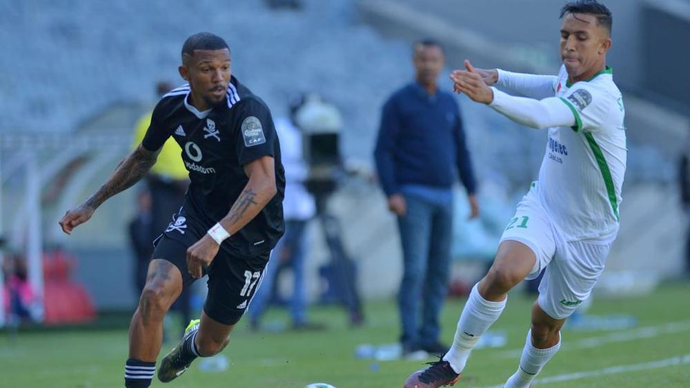 مباراة الرجاء الرياضي وأورلاندو بيراتس.. "النسور" يُنْهُون الشوط الأول مُتأخِّرينَ بهدف نظيف