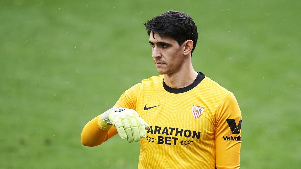 ياسين بونو أساسي.. النصيري والحدادي على مقاعد البدلاء ضد فياريال