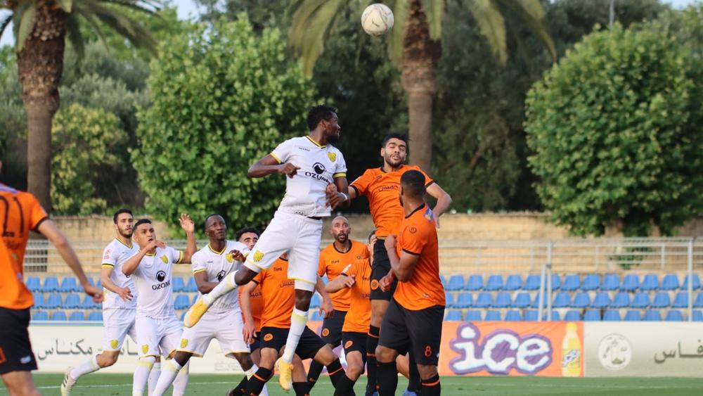 المغرب الفاسي يُسقط نهضة بركان بثنائية نظيفة ويعود لسكة الانتصارات