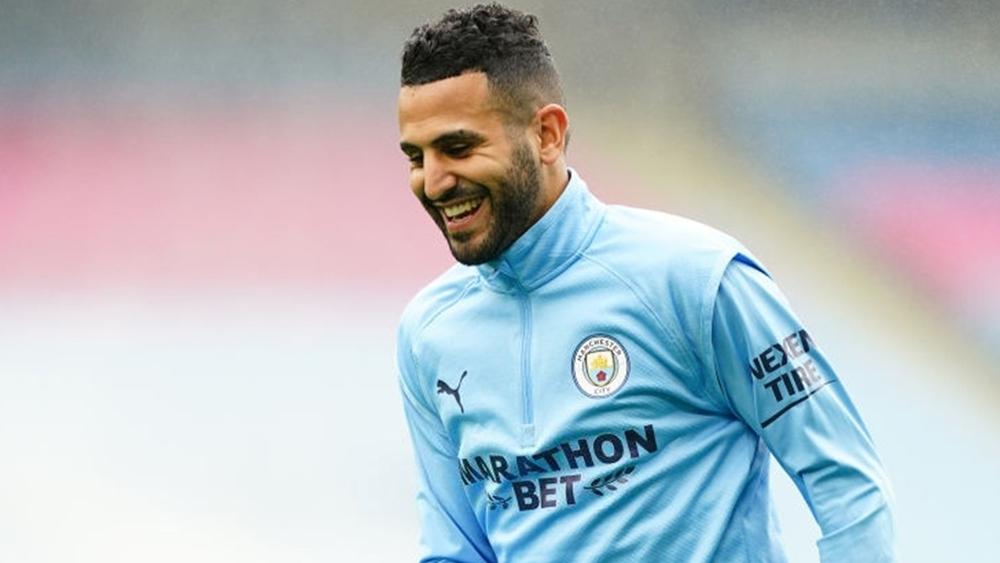 رياض محرز: "أريد إنهاء مسيرتي في مانشستر سيتي ولا رغبة لي في البحث عن فريق جديد"