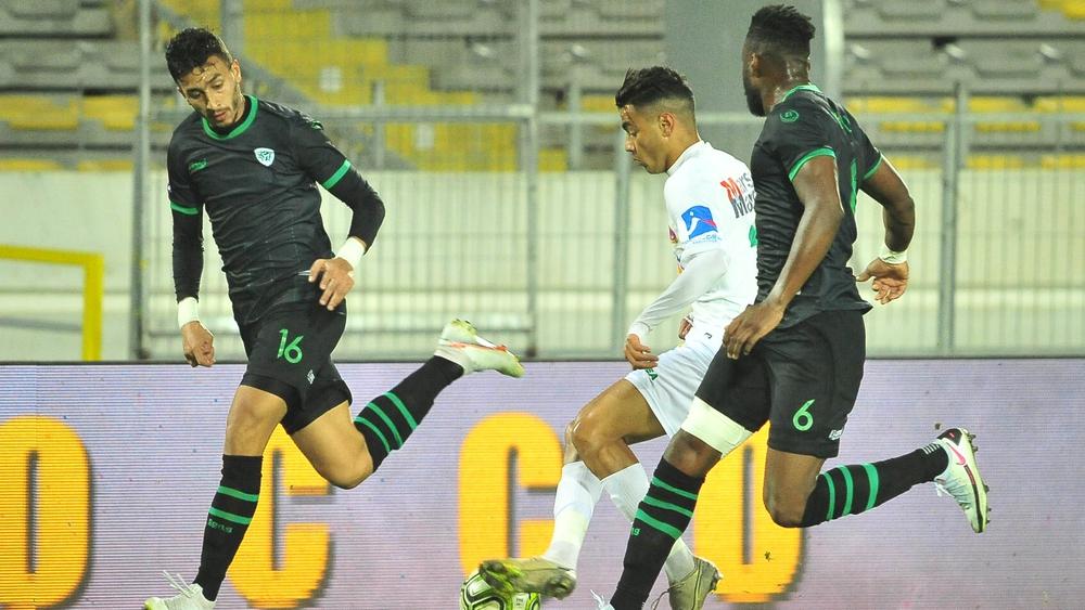 مولودية وجدة يصطدم بالرجاء وا.طنجة يستقبل الفتح والجيش يواجه "الجريح" ن.الزمامرة