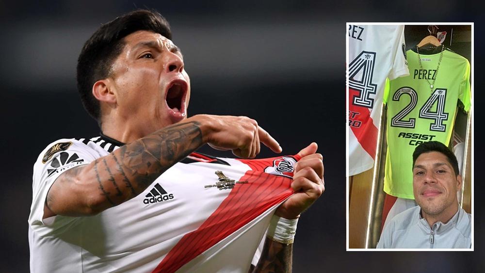 ريفر بليت يخوض مباراته في "كوبا ليبرتادوريس" بلاعب خط الوسط إنزو بيريز كـ"حارس مرمى"!