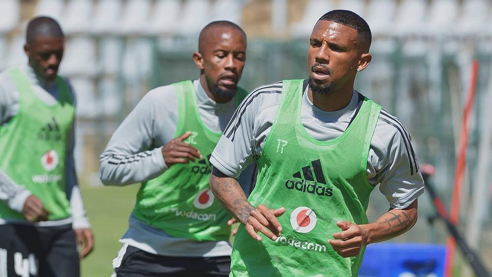 خصما الوداد والرجاء في دوري الأبطال والكونفدرالية يتدربان فوق أرضية ملعب محمد الخامس في نفس اليوم