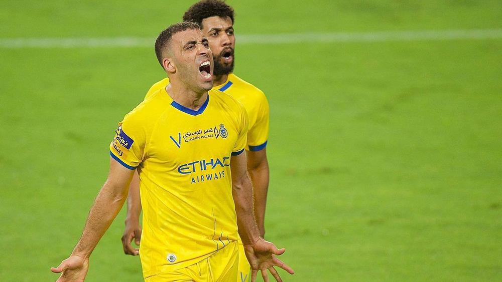 "ثنائية" حمد الله تقود النصر للفوز على الرائد بثلاثة أهداف لواحد في الدوري السعودي