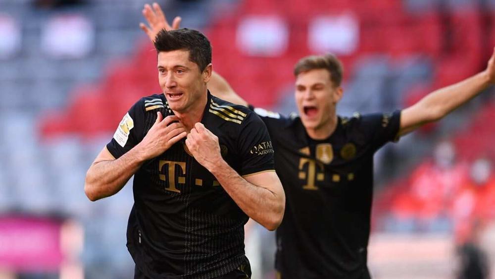 بايرن ميونيخ ينهي الموسم بـ"خماسية" في شباك أوغسبورغ وليفاندوفسكي (41 هدفا) يحطم رقم الأسطورة غيرد مولر