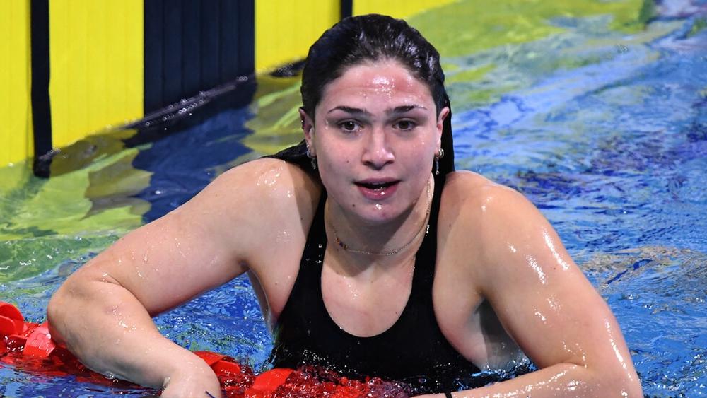 مراهقة إيطالية (16 عاما) تحطم الرقم القياسي العالمي في السباحة لـ50 متر على الصدر