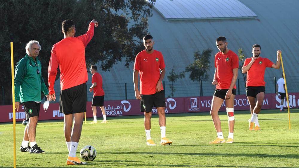 مسحة طبية للاعبي المنتخب الوطني قبل انطلاق معسكر الأسود وزياش آخر الملتحقين