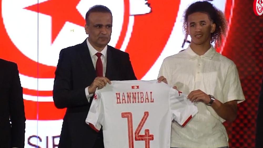 والدة 'حنبعل' بعد اختياره تونس: "فرنسا حاولت تغيير قراره لكن رده كان واضحا 'قلبي هو من اختار'" واللاعب يصرح: "شكرا فرنسا على التكوين"