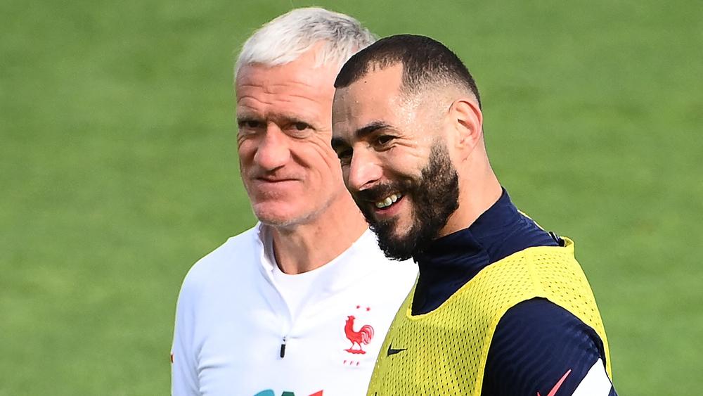 ديديه ديشان: "تحدثت مع بنزيما قبل إعادته للمنتخب وكلمة آسف لم تكن هينة"