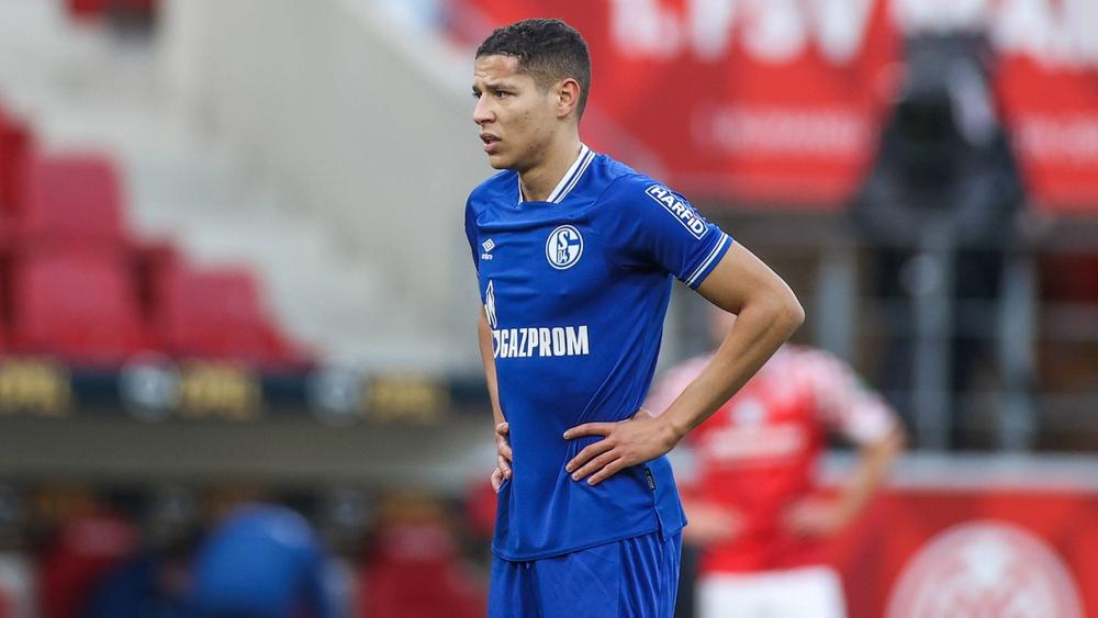 فياريال يفتح قنوات التواصل مع شالكه04 لضم حارث وإيمري يضع المغربي على رأس قائمة أهدافه