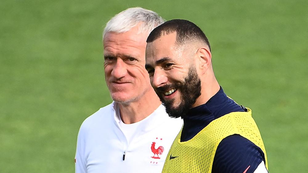 ديشان: "قررت إعادة بنزيما للمنتخب لتأكدي من عدم تسبُّبه في أي مشاكل داخل المجموعة"