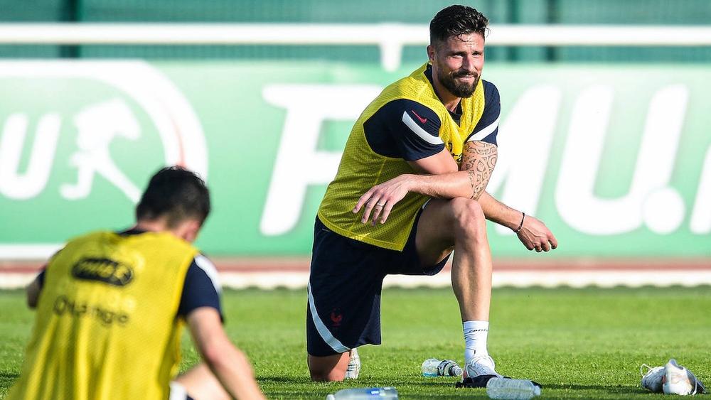 جيرو: "ميلان فريق عظيم أعشق الكثير من أساطيره"