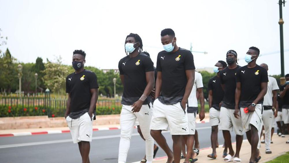 المنتخب الغاني يتجوّل بمدينة الرباط ويلتقط صوراً تذكارية بـ"صومعة حسان" قبل مواجهة "الأسود" ودياً