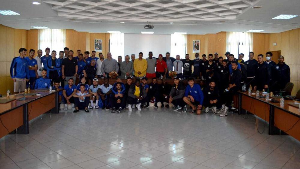 ممثلو شباب الريف ومدينة الحسيمة يخصصون استقبالا "خاصا" لوفد مولودية الداخلة في إطار مد جسور التواصل بين المدينتين