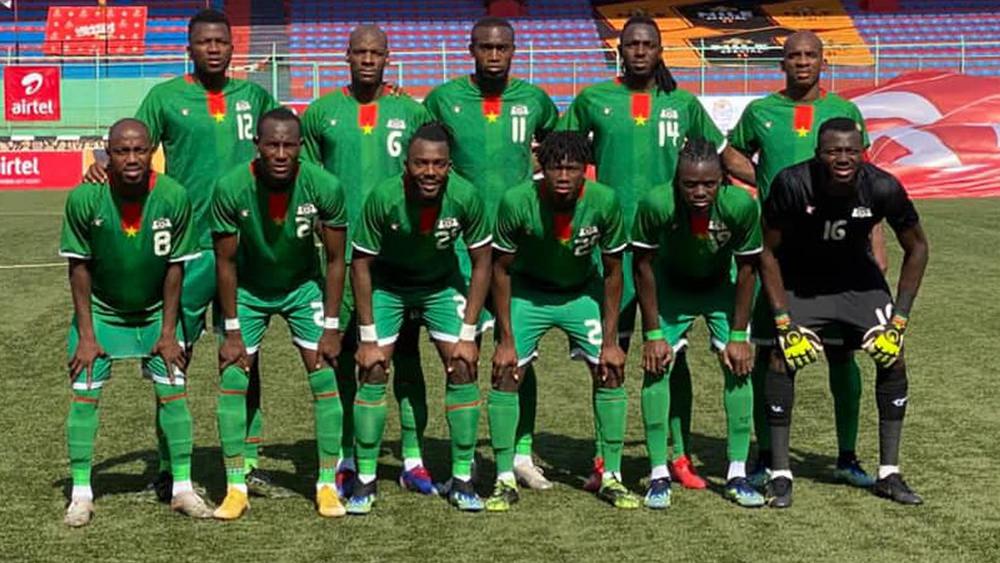 لاعبو بوركينا فاسو يتبرعون بـ16 مليون فرنك غرب أفريقي (25 مليون سنتيم) لفائدة ضحايا الهجوم الإرهابي على قرية "سولهان" شمال البلاد