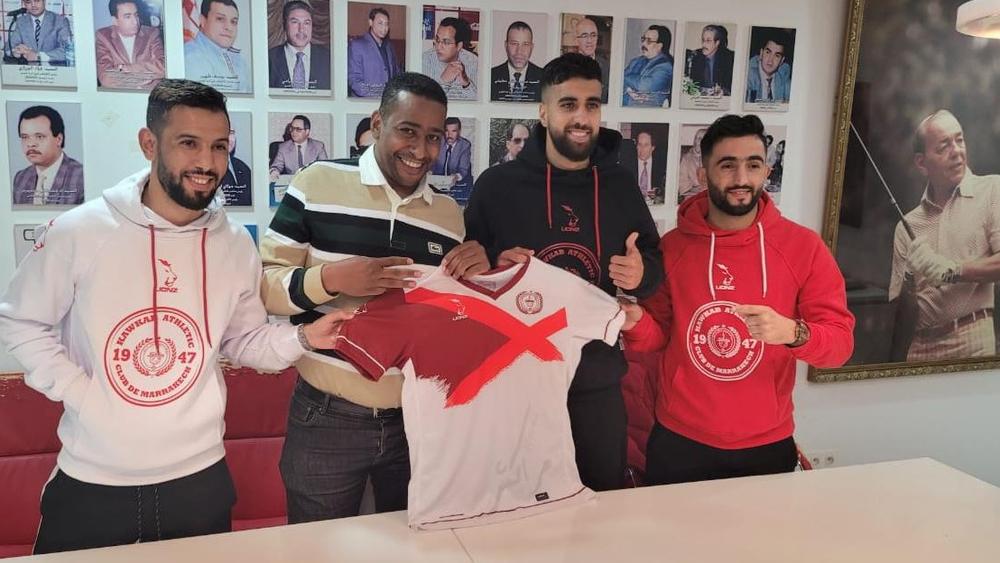 لكحل وبوشتة "يورطان" رئيس الكوكب المراكشي في نزاع جديد.. محامية اللاعبين تطالب حنيش بدفع 40 مليون سنتيم أو اللجوء إلى لجنة النزاعات