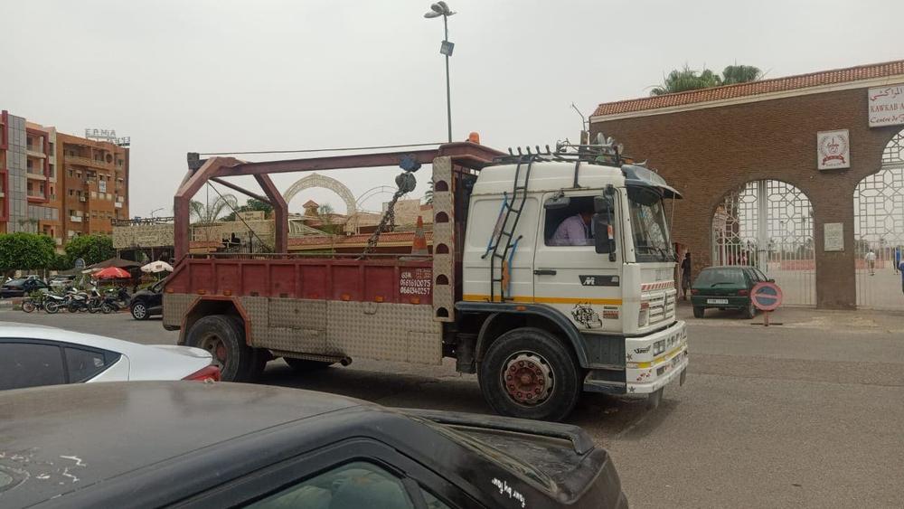 مالك فندق بمراكش يحجز على حافلة الكوكب بسبب الديون