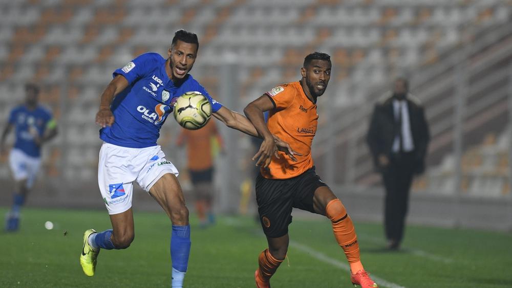 الداكي الرداد حكما لقمة الرجاء الرياضي ونهضة بركان وعادل زوراق في غرفة "الفار"