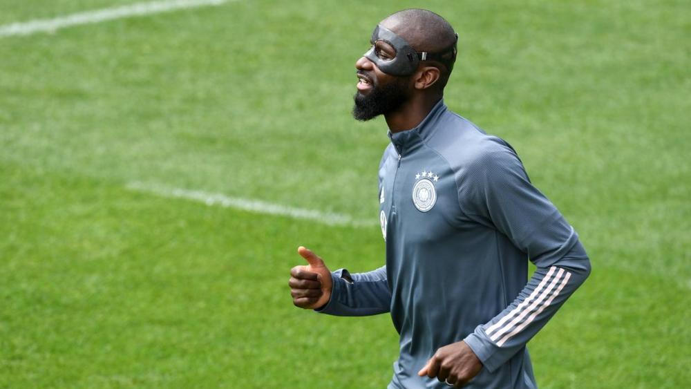 روديجر (مدافع ألمانيا): "منتخب فرنسا يبدو أقوى على الورق فقط ونحن مستعدون لمواجهته"