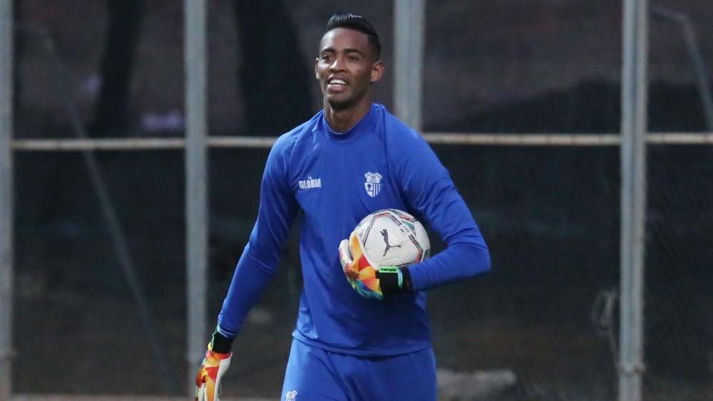 أبرزها الحارس هشام المجهد والخلاطي.. 4 غيابات "مؤثرة" لاتحاد طنجة أمام الرجاء الرياضي