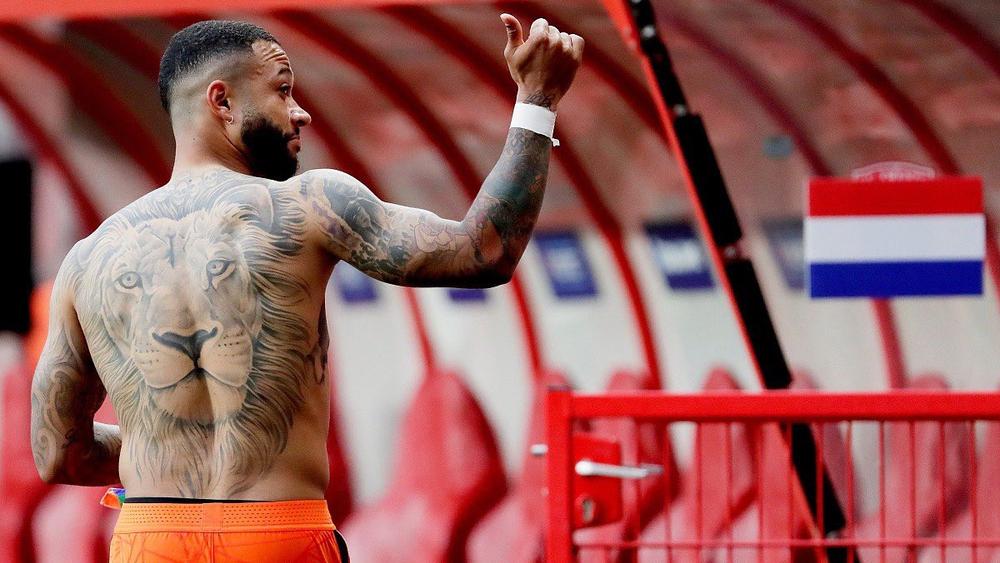 ديباي يُجيب على سؤال حول انضمامه لبرشلونة: "هناك محادثات وسيطرأ جديد قريبًا"