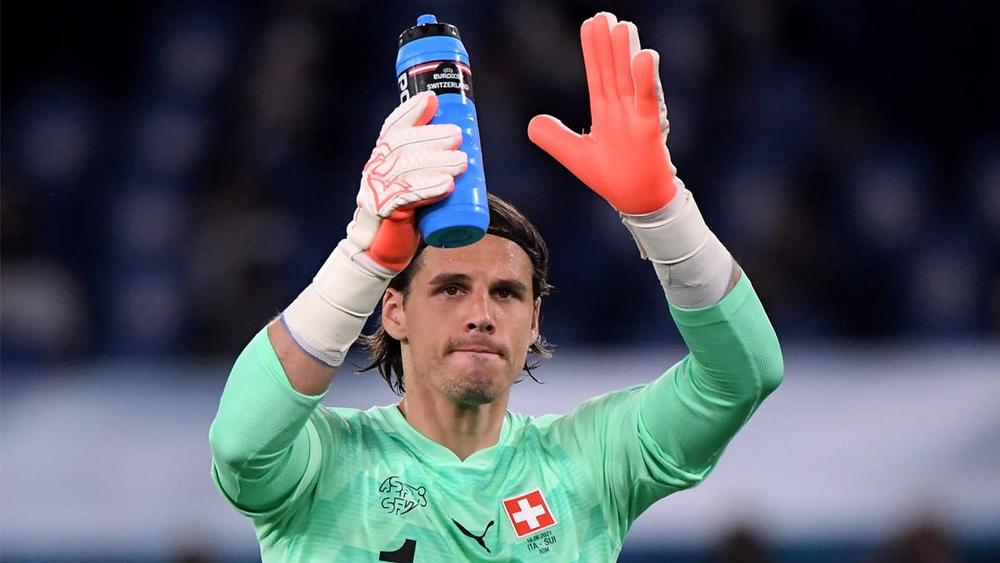 حارس سويسرا الأساسي يغادر معسكر منتخب بلاده من أجل مولوده الجديد