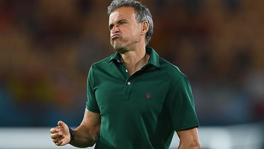 إنريكي يتجه للاعتماد على خدمات بوسكتس وأزبيليكويتا في مباراة سلوفاكيا "الحاسمة"