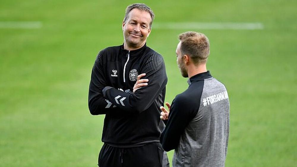 مدرب الدنمارك: "حصلت على خاتم من إريكسن بعد تأهلنا إلى ثمن نهائي اليورو"