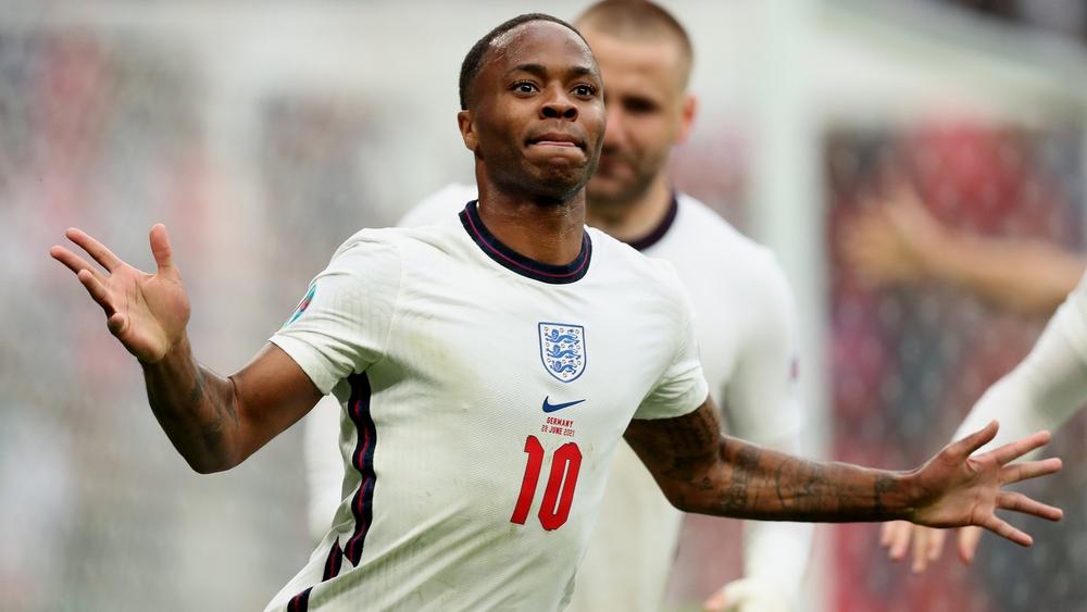 رحيم سترلينج: "لحظة تسجيل الهدف ضد ألمانيا ستبقى لحظة استثنائية في حياتي"