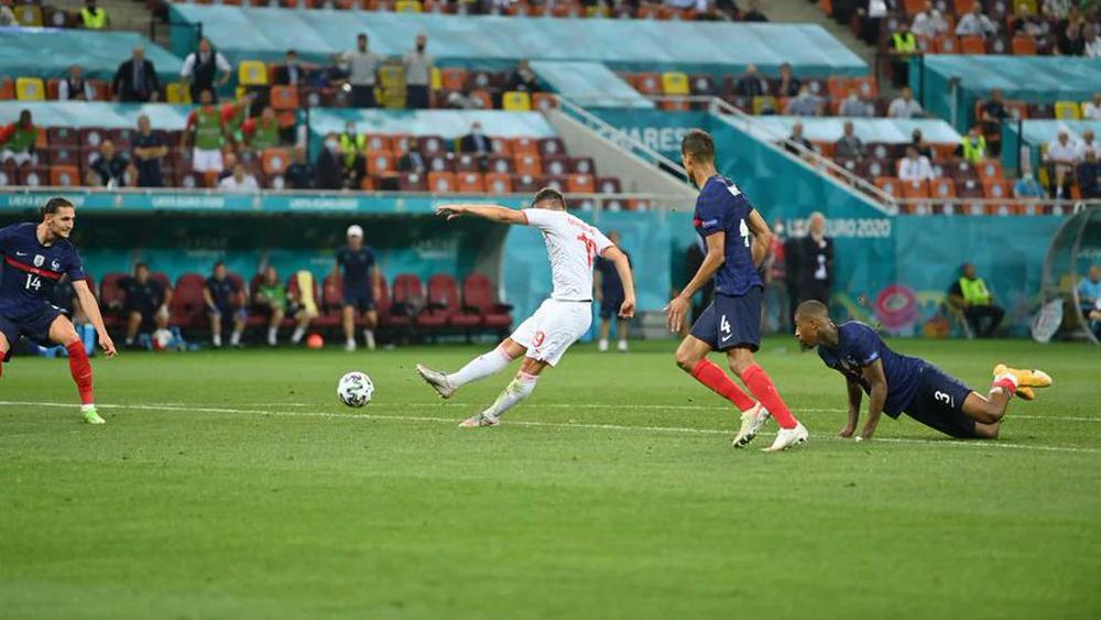 جافرانوفيتش: "هدفي في مرمى فرنسا الأغلى في مسيرتي والأهم في تاريخ سويسرا"