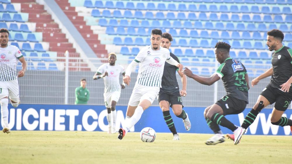 في مباراة عرفت توزيع 11 بطاقة صفراء وواحدة حمراء.. الدفاع الجديدي يتعادل مع مولودية وجدة بهدفيْن لمثلهما