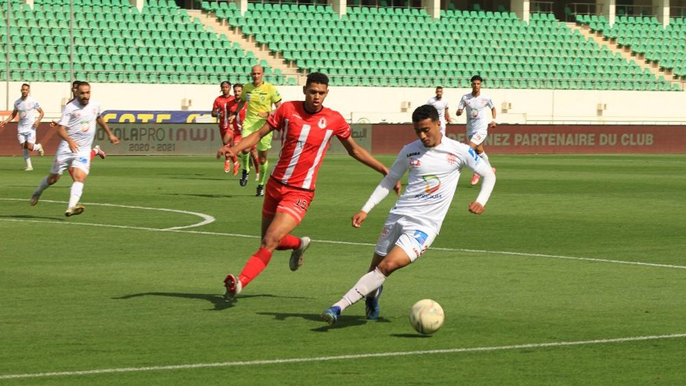 الفتح الرياضي يفرض تعادلا سلبيا على الحسنية في قلب أكادير