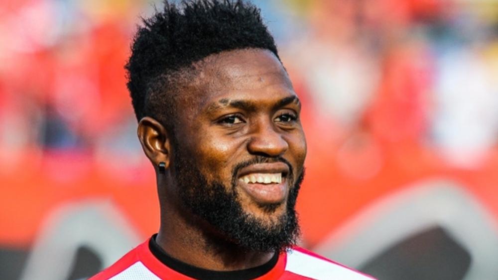 باباتوندي عبر "رسالة وداع": "ستظل الوداد في قلبي إلى الأبد.. حافظوا على العلم مرفوعا"