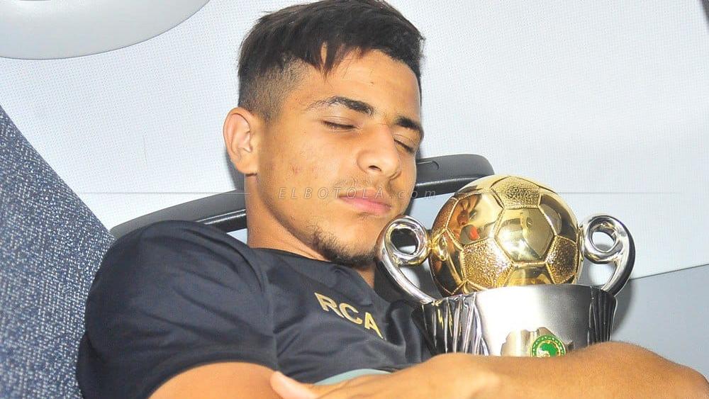 بعثة الرجاء تعود إلى المغرب بعد التتويج بلقب كأس الكونفدرالية